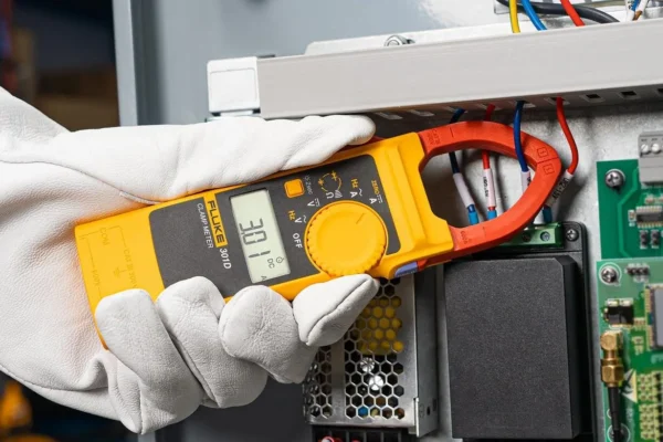 Fluke 301D AC/DC Clamp Meter