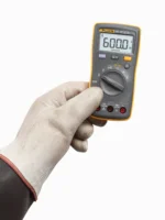 Fluke 107 Palm-sized, CAT III Digital Multimeter