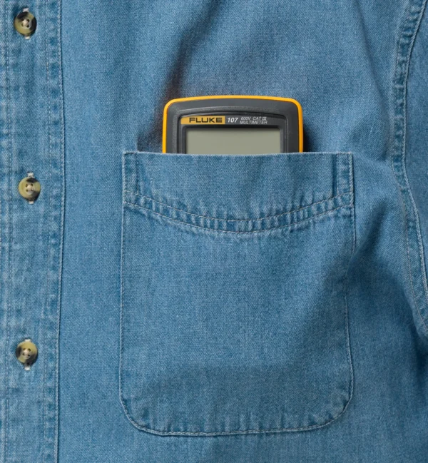 Fluke 107 Palm-sized, CAT III Digital Multimeter